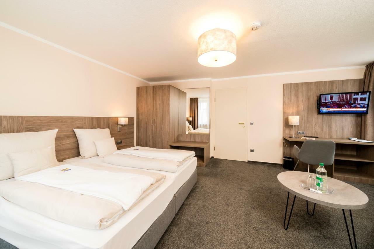 Double Room,831378110:JPEG